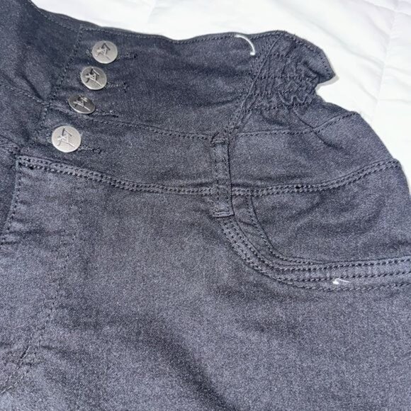 Always Friday Womens High-Waist Black Button Shorts Size 17 - Picture 5 of 8